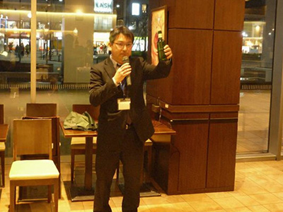 ���{ ���a ��