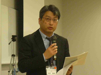 ���{ ���a ��